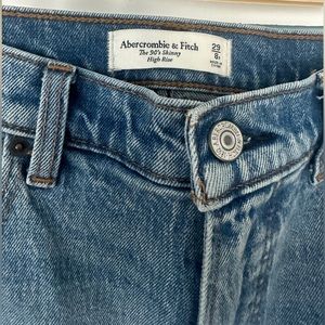 Abercrombie 90’s Skinny High Rise jeans